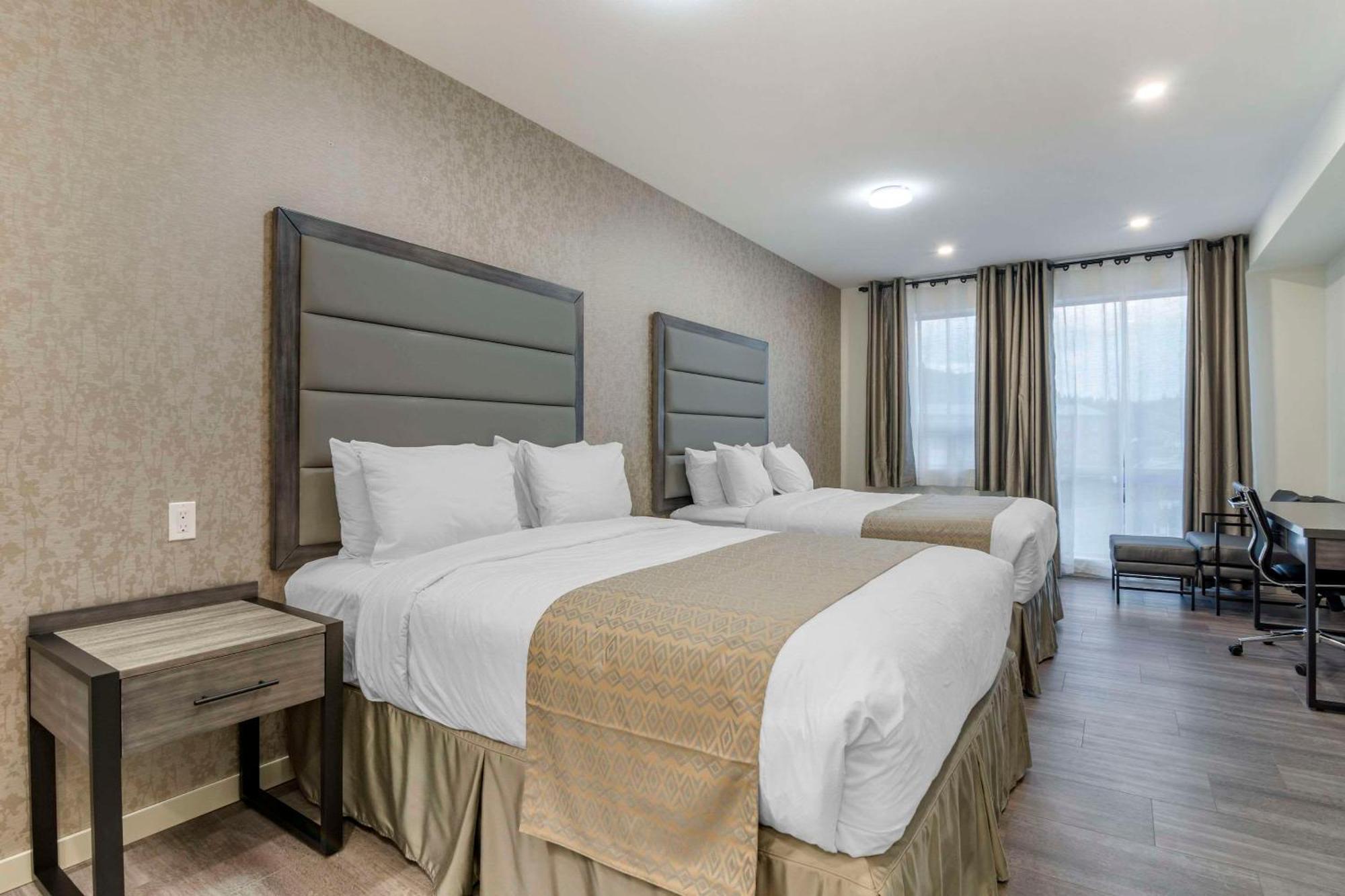 The Hue Hotel, Ascend Hotel Collection Kamloops Bagian luar foto