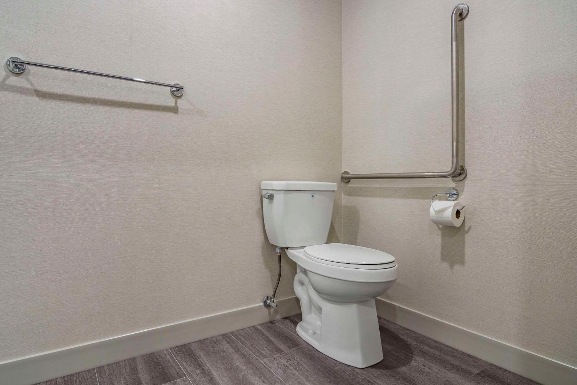 The Hue Hotel, Ascend Hotel Collection Kamloops Bagian luar foto